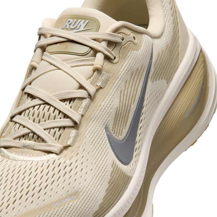 Nike Mens Vomero 18 - Light Khaki/Metallic Silver/Desert Khaki - Neutral - FA26