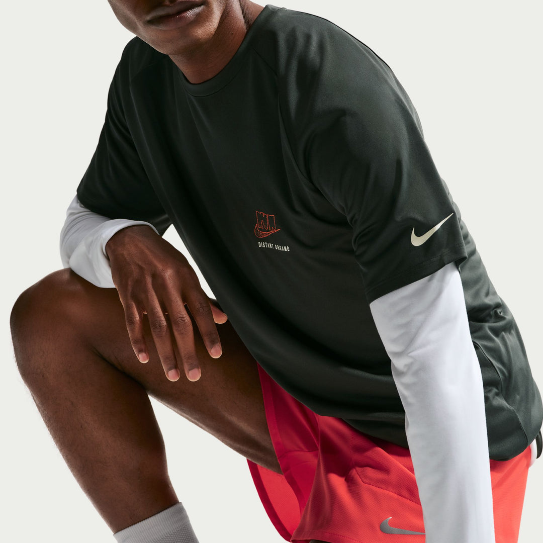 Nike Herren Stride Dri-FIT ADV S/S Lauf-T-Shirt – Schwarzfichte