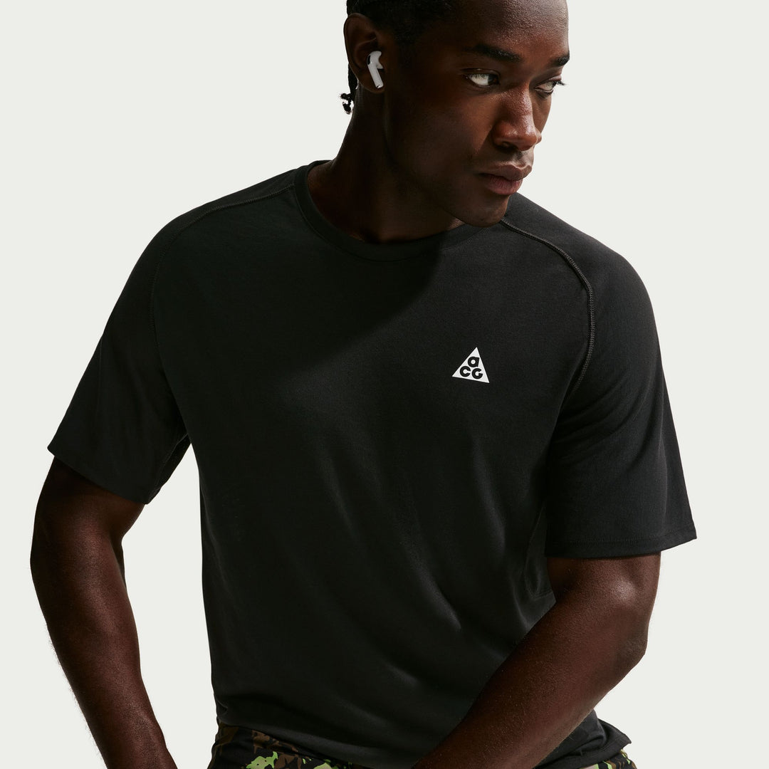 Nike Mens ACG "Solar Chase" ADV Trail Running Tee - Black/Black/Summit White - SU26