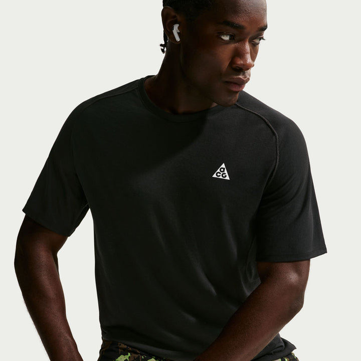 Nike Mens ACG "Solar Chase" ADV Trail Running Tee - Black/Black/Summit White - SU26