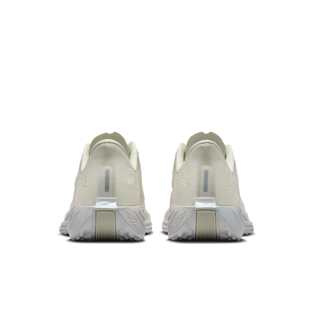 Nike Damen Pegasus Plus – Seeglas/Weiß/Kreide/Pure Platinum – Neutral – SP26