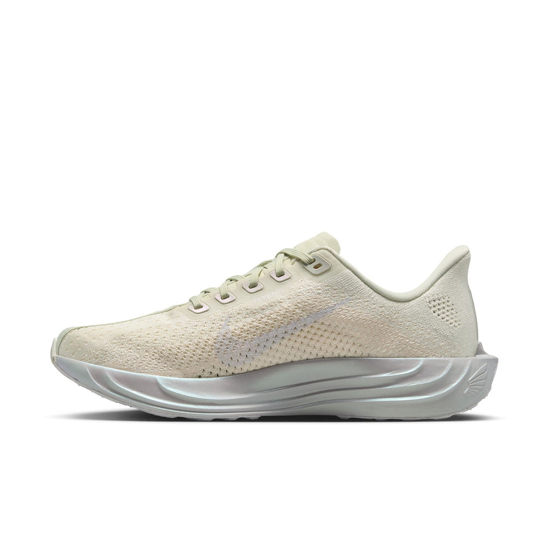 Nike Damen Pegasus Plus – Seeglas/Weiß/Kreide/Pure Platinum – Neutral – SP26
