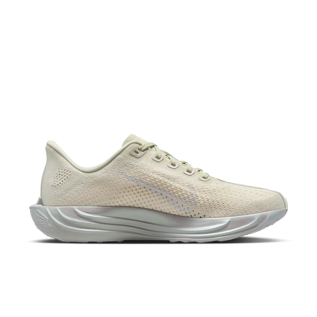 Nike Damen Pegasus Plus – Seeglas/Weiß/Kreide/Pure Platinum – Neutral – SP26