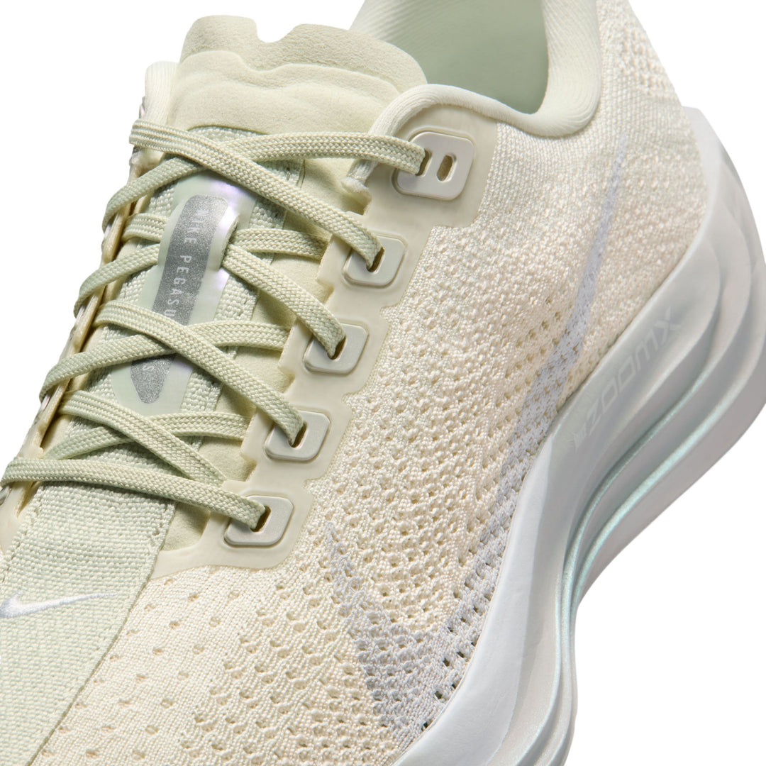 Nike Damen Pegasus Plus – Seeglas/Weiß/Kreide/Pure Platinum – Neutral – SP26