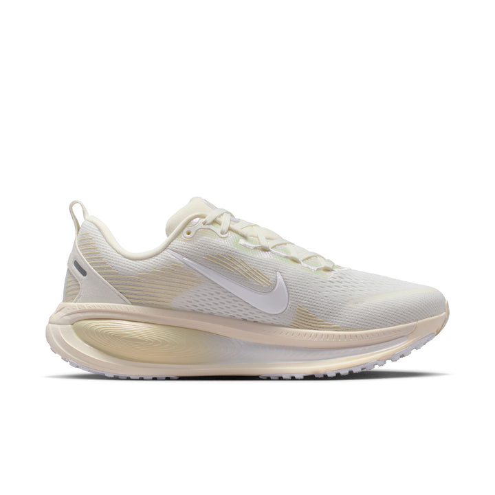 Nike Damen Vomero 18 – Summit White/White Chalk/Sea Glass – Neutral – SP26
