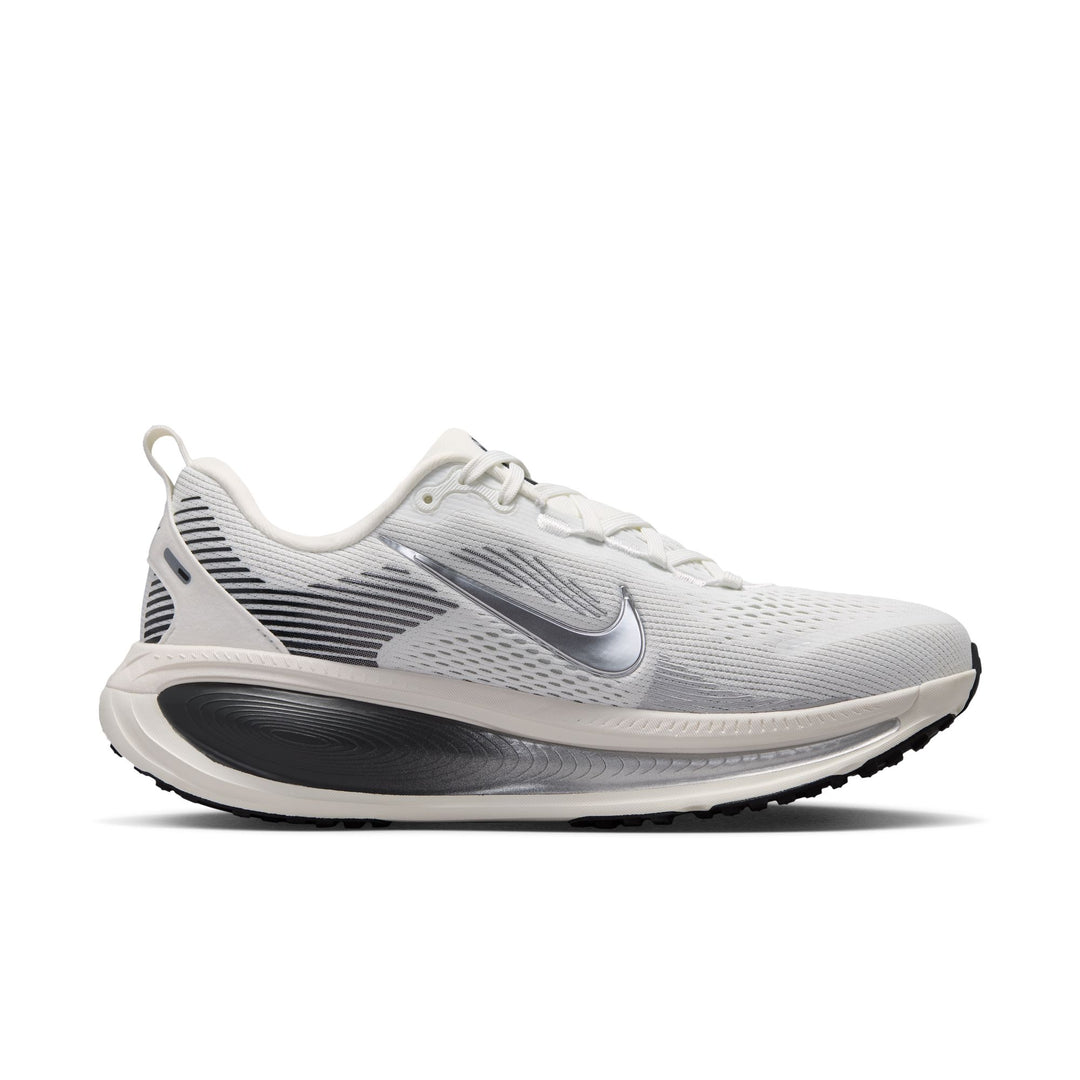 Nike Womens Vomero 18 - Summit White/Metallic Silver/Sail - Neutral - FA26