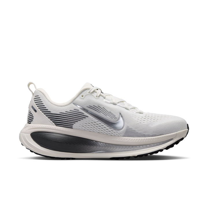 Nike Womens Vomero 18 - Summit White/Metallic Silver/Sail - Neutral - FA26