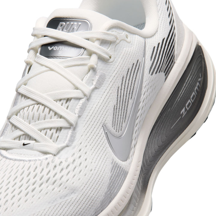 Nike Womens Vomero 18 - Summit White/Metallic Silver/Sail - Neutral - FA26