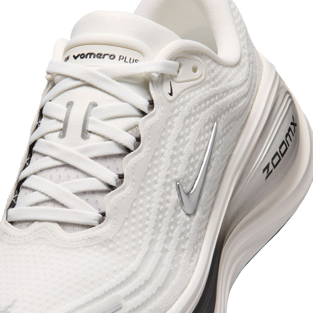 Nike Womens Vomero Plus - Summit White/Metallic Silver/Sail - Neutral - SU26