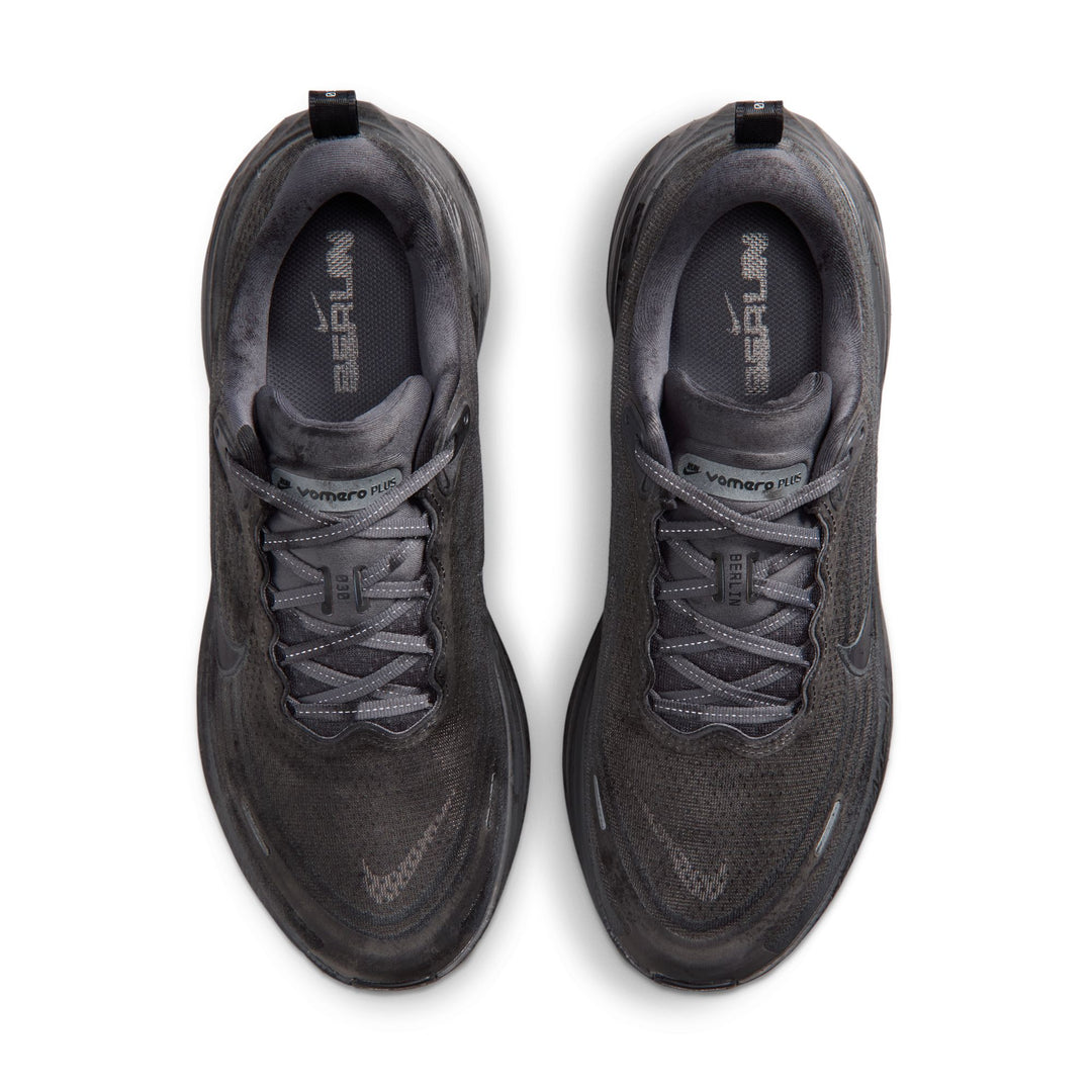 Nike Mens Vomero Plus SE Berlin - Iron Grey/Off Noir/Light Smoke Grey - Neutral - FA26