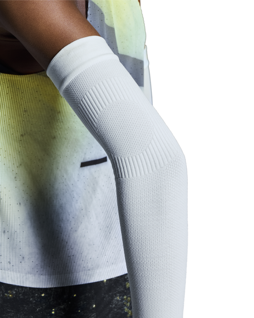 ON Performance Arm Sleeves Unisex - White