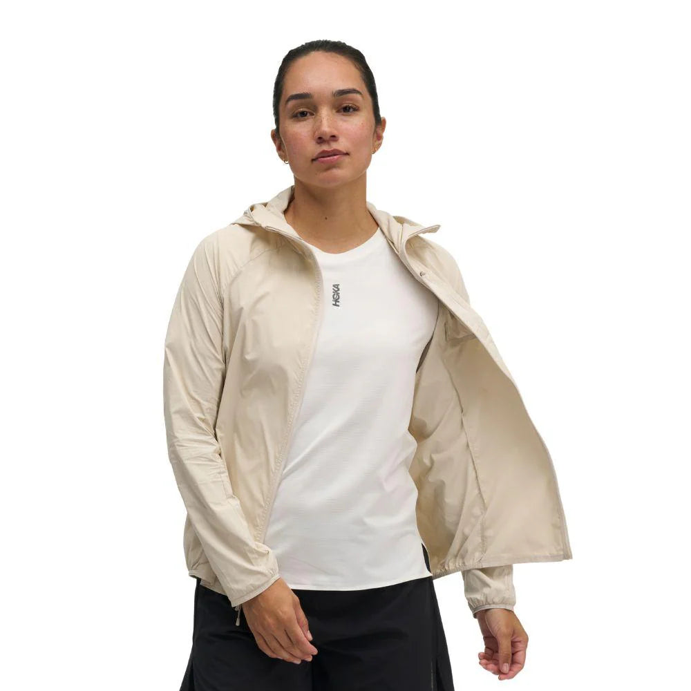 Hoka Womens Skyflow Wind Jacket - Oat Milk - AW26