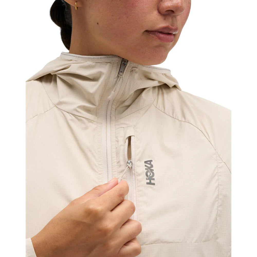 Hoka Womens Skyflow Wind Jacket - Oat Milk - AW26