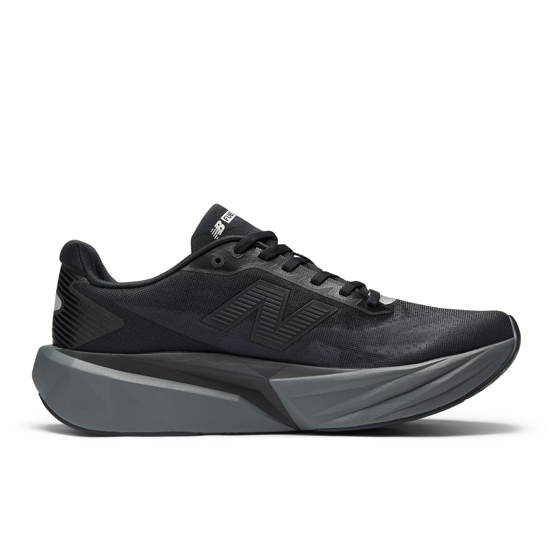 New Balance FuelCell Rebel V5 pour hommes - Noir/Castlerock/Argent métallisé - Neutre - SS26