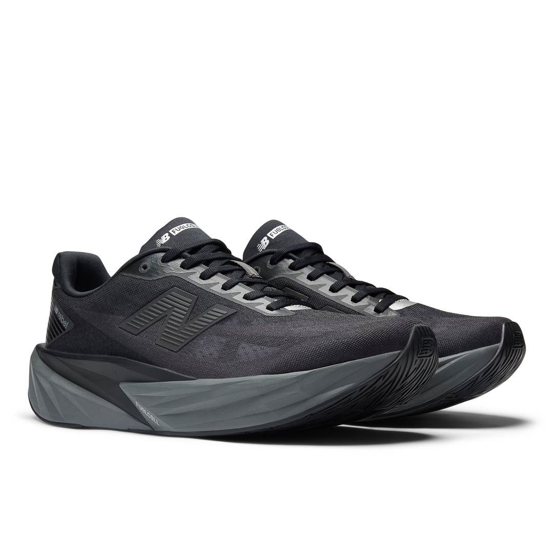 New Balance FuelCell Rebel V5 pour hommes - Noir/Castlerock/Argent métallisé - Neutre - SS26