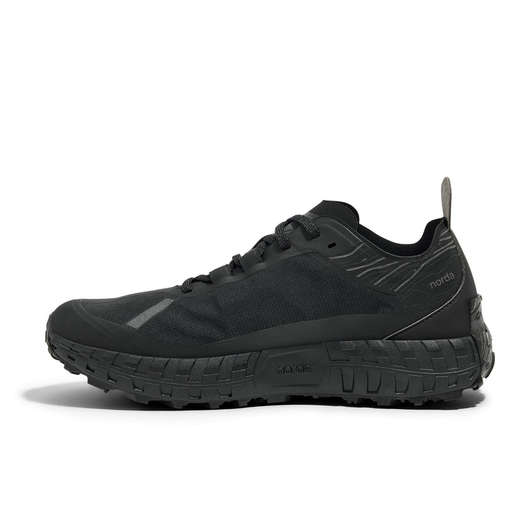 Norda Mens 001A - Stealth Black - Trail - AW25