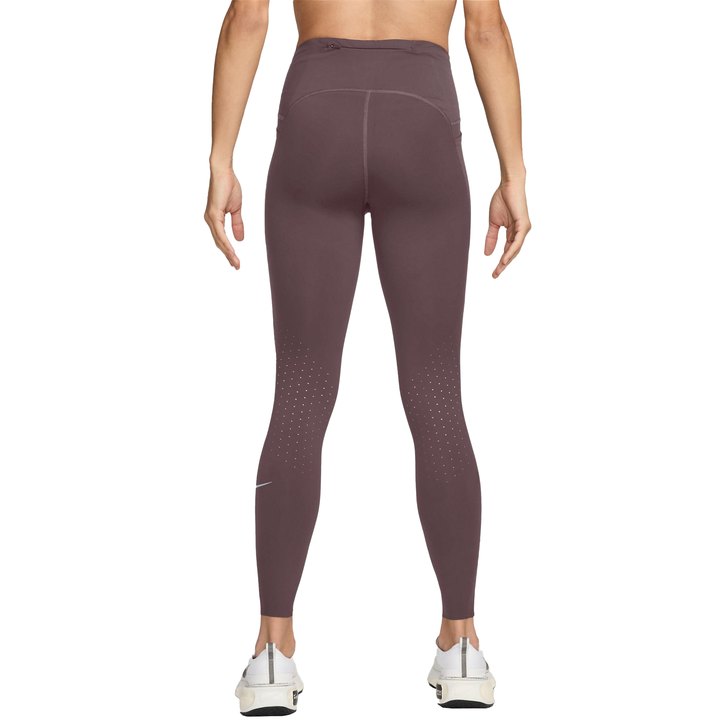 Nike Damen 7/8 Swift Tight mit hoher Taille und Taschen – Tattoo/Reflektierendes Silber