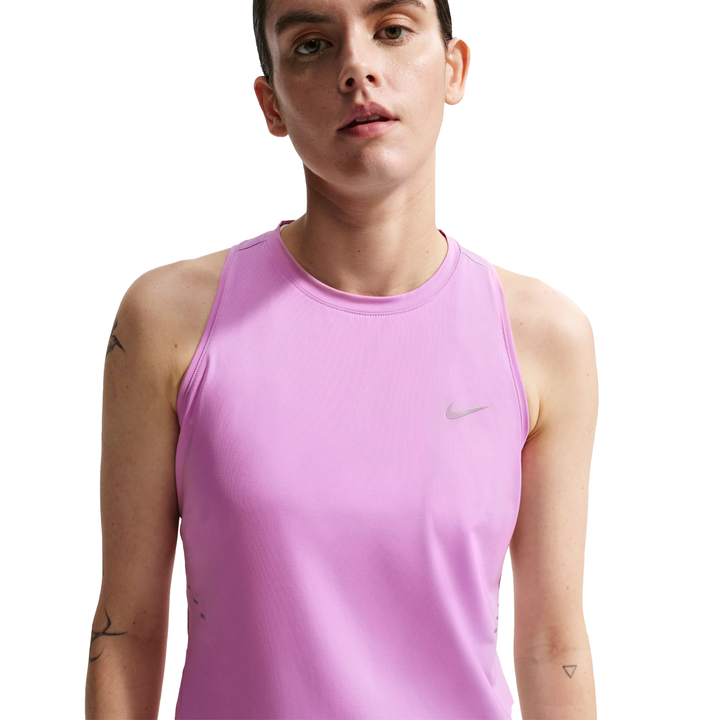 Débardeur de course Nike Swift Dri-FIT pour femmes - Magenta clair/Argent réfléchissant