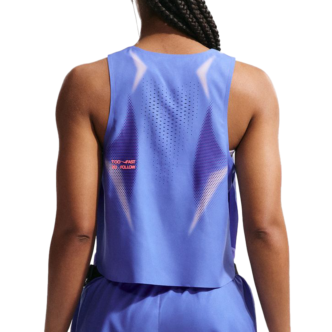 Débardeur court de course Nike Dri-FIT ADV pour femmes - Saphir/Lave chaude/Lave chaude