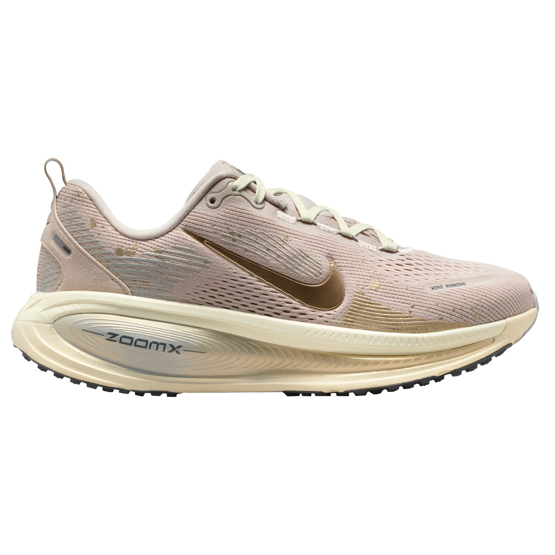 Nike Damen Vomero 18 SE - Creme/Metallic Gold Grain/Coconut Milk - Neutral - SP26