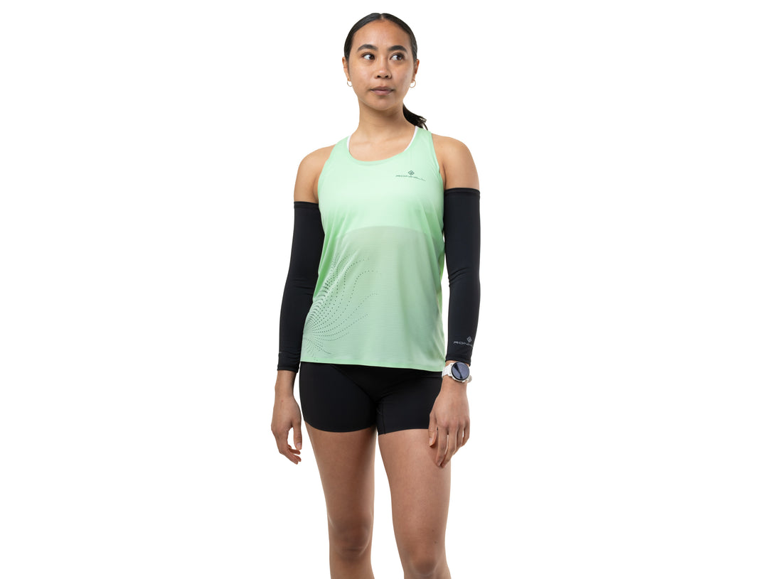 RonHill Damen Tech Race Weste – Seafoam/Laurel – SS26