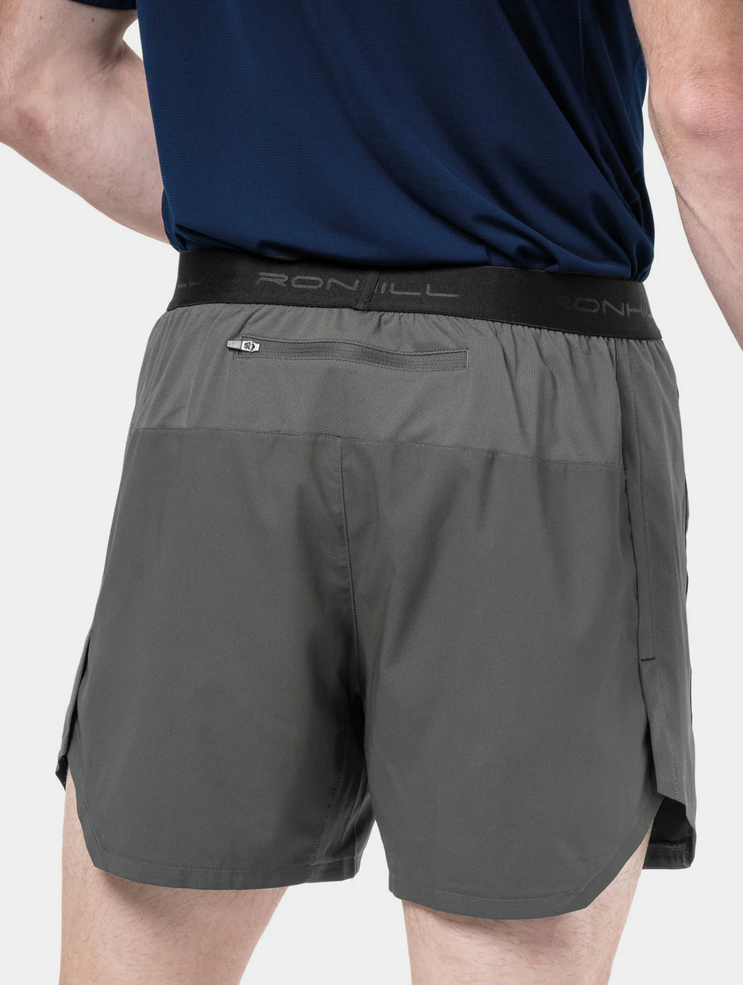 RonHill Herren Tech 5" Short – Oxide – SS26