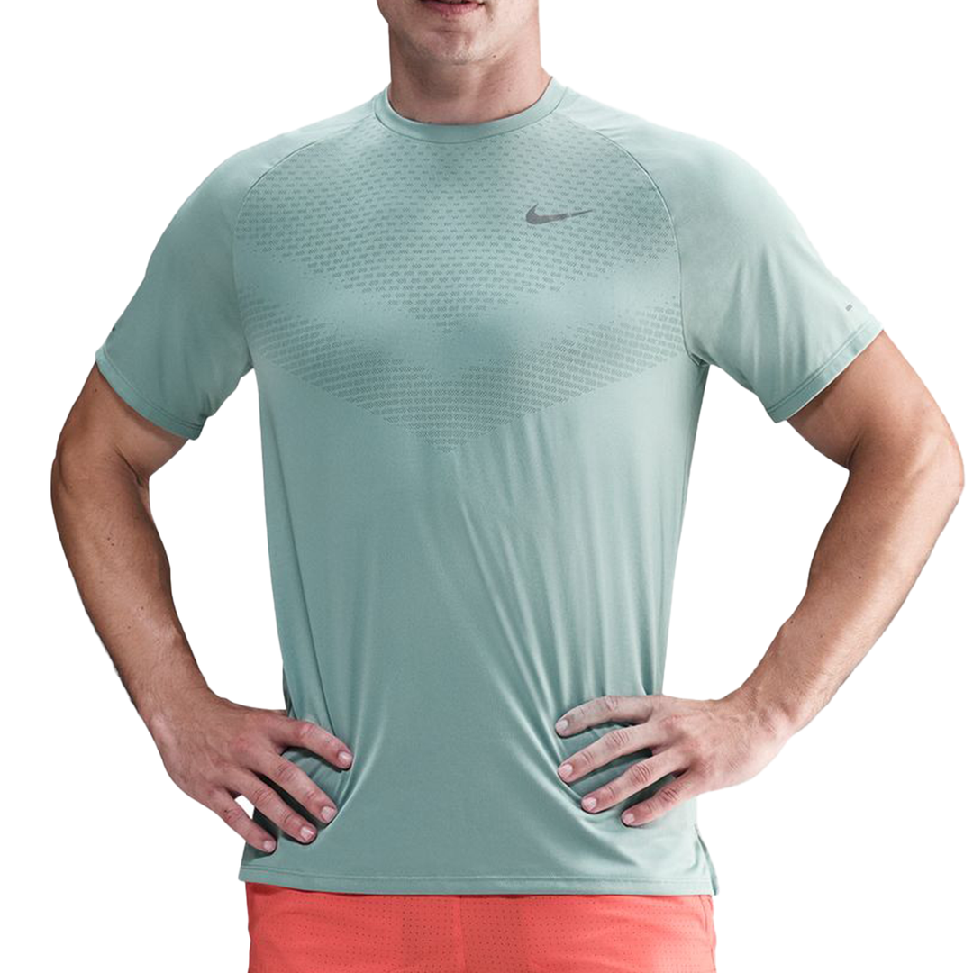 Nike Herren Dri-FIT ADV Kurzarm-Stride-T-Shirt – Kanone/Reflektierendes Silber