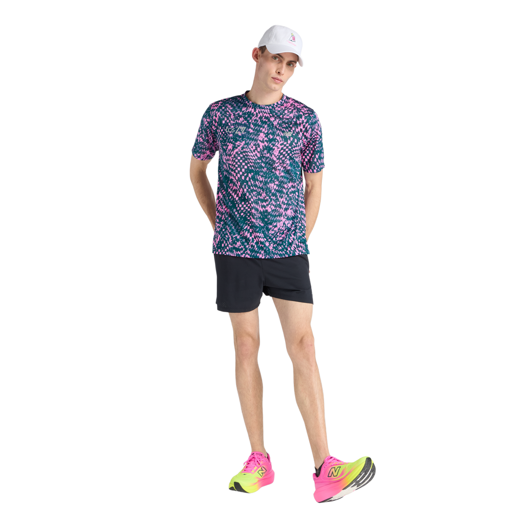 New Balance Herren London Edition RC Essential bedrucktes T-Shirt – Pink Heat – SS26