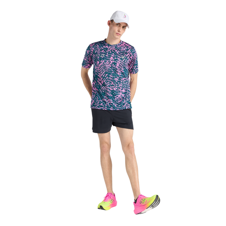 New Balance Herren London Edition RC Essential bedrucktes T-Shirt – Pink Heat – SS26