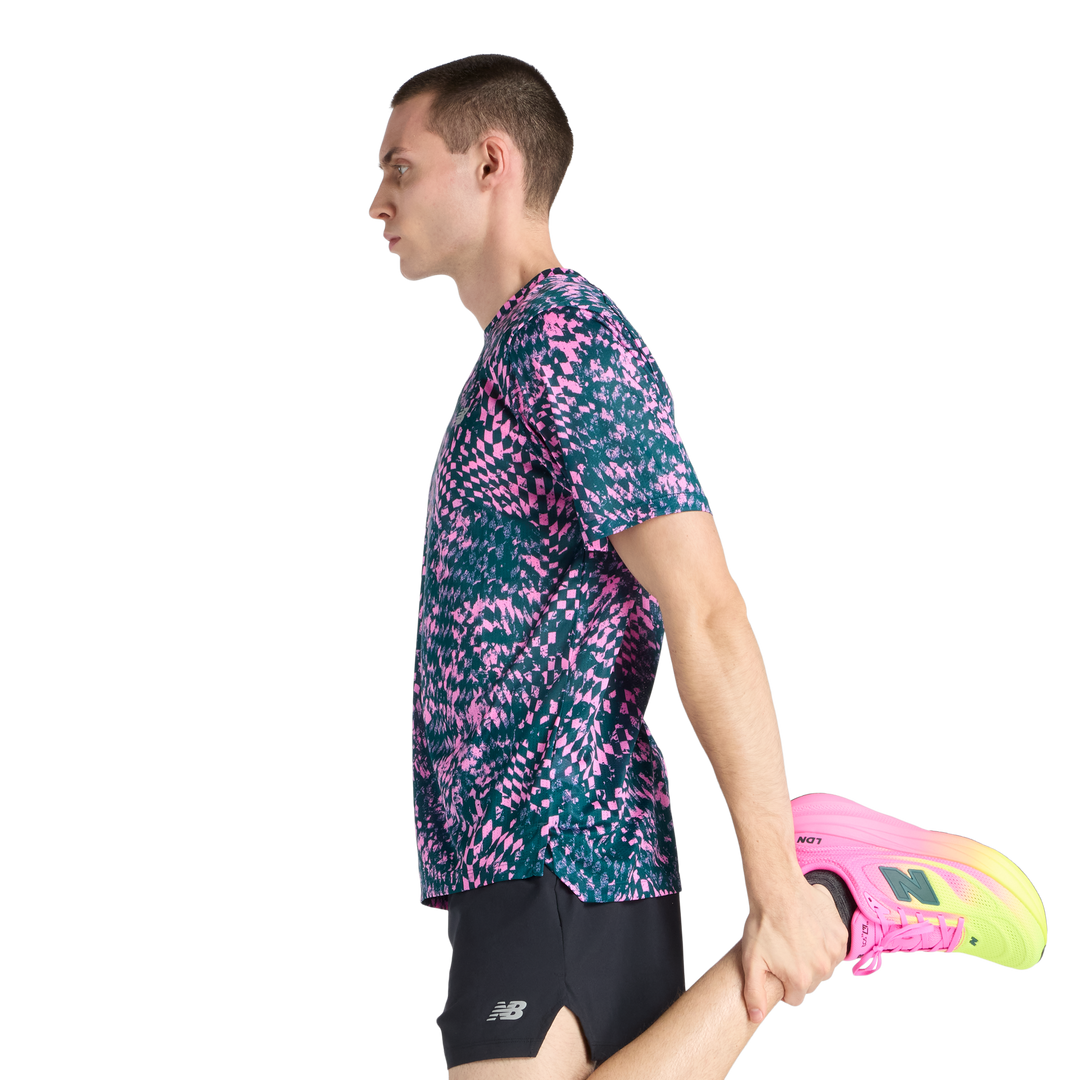 New Balance Herren London Edition RC Essential bedrucktes T-Shirt – Pink Heat – SS26